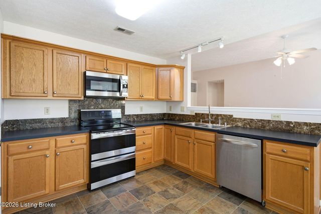 8933 Eli Dr, Louisville, KY 40291