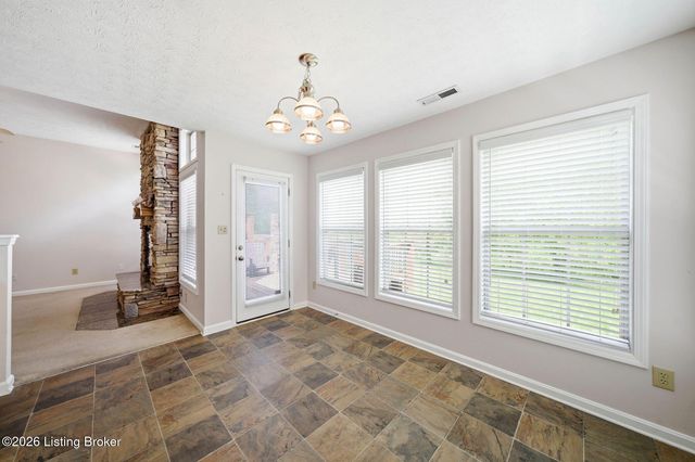 8933 Eli Dr, Louisville, KY 40291