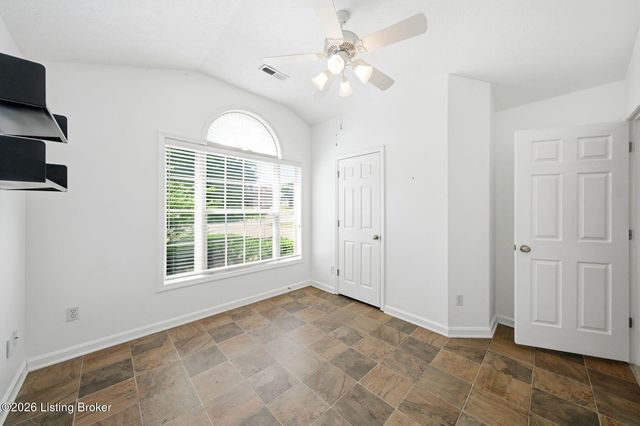 8933 Eli Dr, Louisville, KY 40291