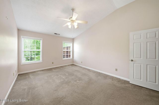 8933 Eli Dr, Louisville, KY 40291