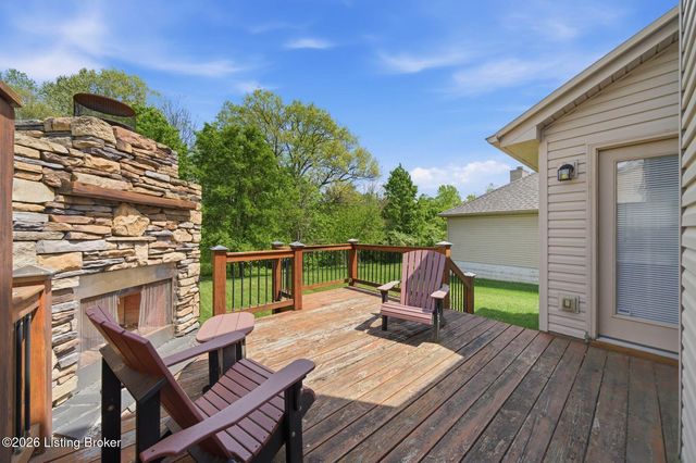8933 Eli Dr, Louisville, KY 40291