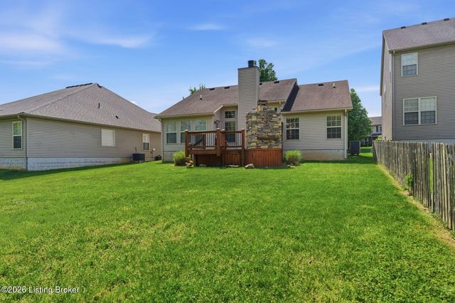 8933 Eli Dr, Louisville, KY 40291