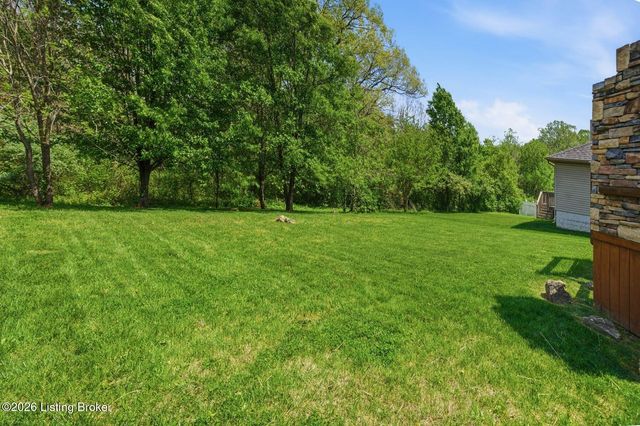 8933 Eli Dr, Louisville, KY 40291