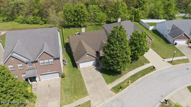 8933 Eli Dr, Louisville, KY 40291
