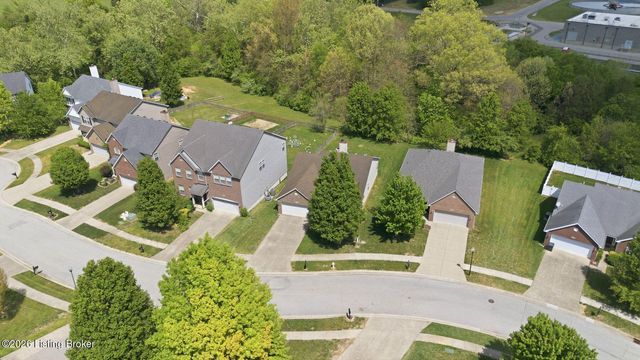 8933 Eli Dr, Louisville, KY 40291