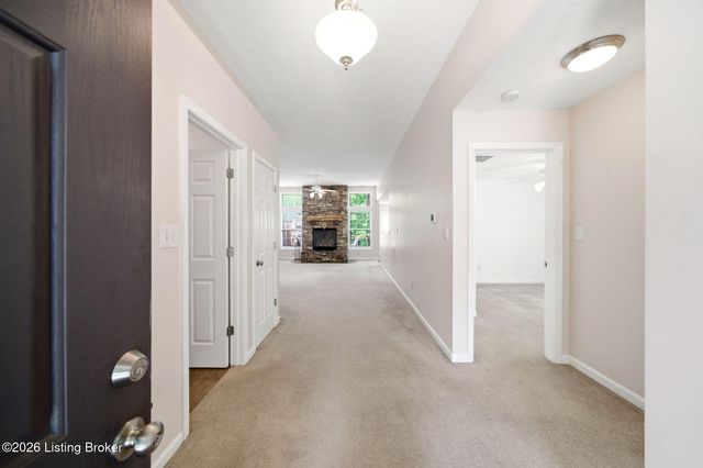 8933 Eli Dr, Louisville, KY 40291