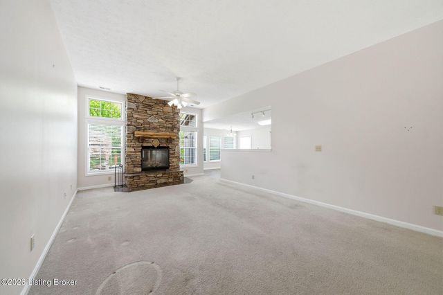 8933 Eli Dr, Louisville, KY 40291