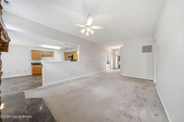 8933 Eli Dr, Louisville, KY 40291