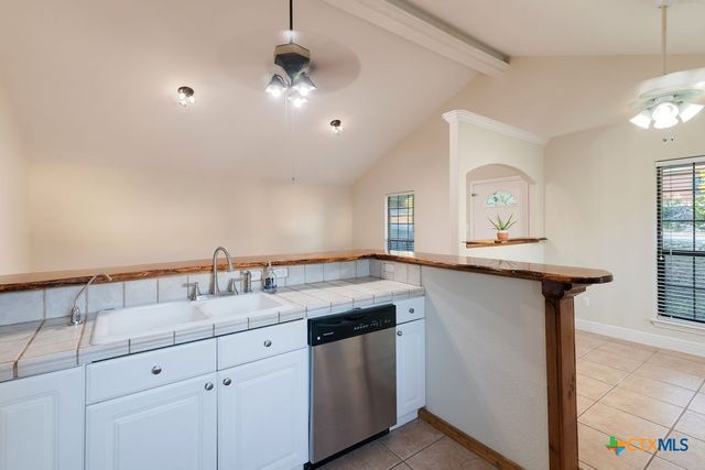 445 Scenic Hills Drive, Canyon Lake, TX 78133