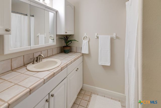 445 Scenic Hills Drive, Canyon Lake, TX 78133