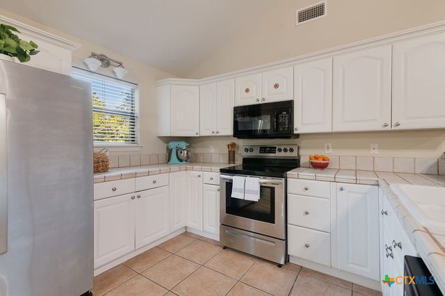 445 Scenic Hills Drive, Canyon Lake, TX 78133