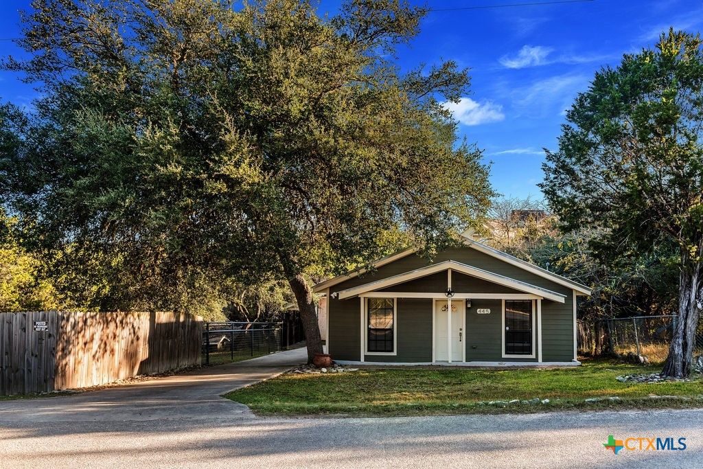 445 Scenic Hills Drive, Canyon Lake, TX 78133