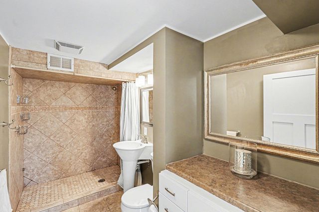 2409 Gilbert Lane, South Saint Paul, MN 55075