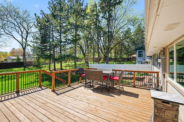 2409 Gilbert Lane, South Saint Paul, MN 55075