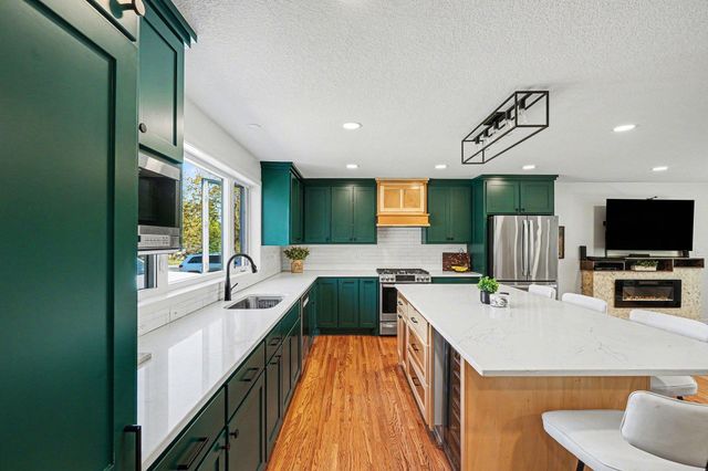 2409 Gilbert Lane, South Saint Paul, MN 55075