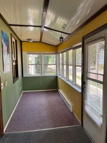 1033 JEFFERSON STREET, Oshkosh, WI 54901