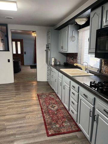 1033 JEFFERSON STREET, Oshkosh, WI 54901