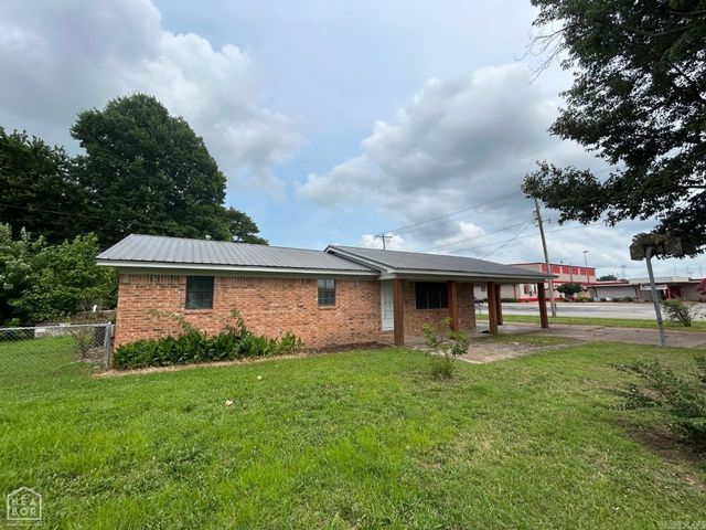 100 Susanne Street, Tuckerman, AR 72473