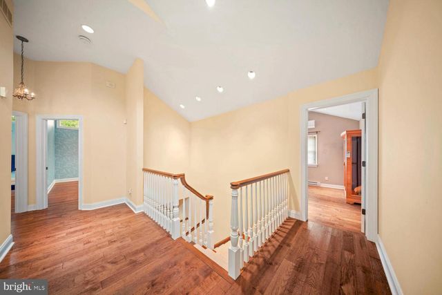 3174 MANOR RD, Huntingdon Valley, PA 19006