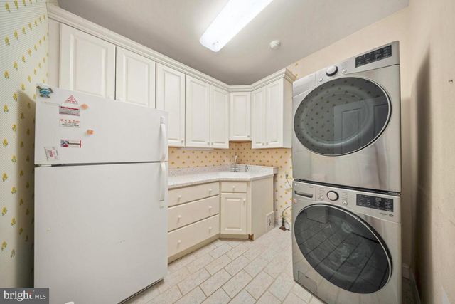 3174 MANOR RD, Huntingdon Valley, PA 19006