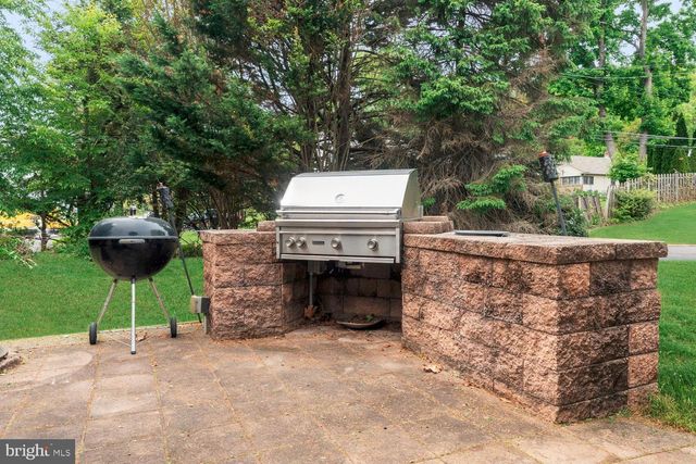 3174 MANOR RD, Huntingdon Valley, PA 19006