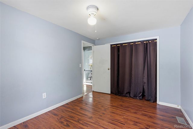 5315 Edgewood Street, Dearborn Heights, MI 48125