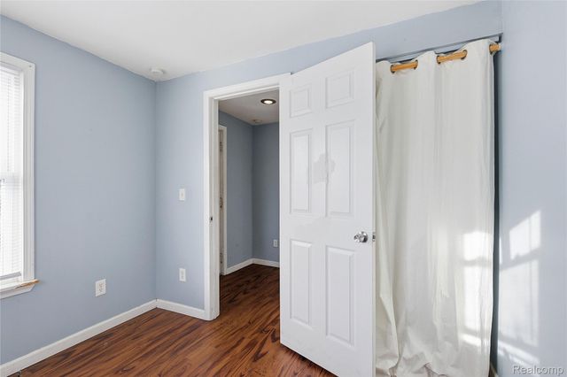 5315 Edgewood Street, Dearborn Heights, MI 48125