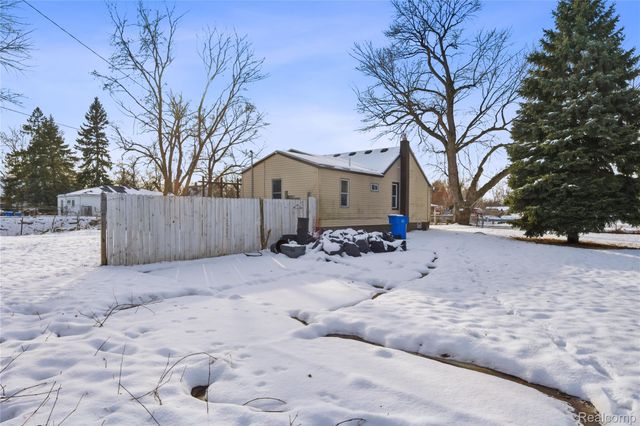 5315 Edgewood Street, Dearborn Heights, MI 48125