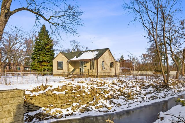 5315 Edgewood Street, Dearborn Heights, MI 48125