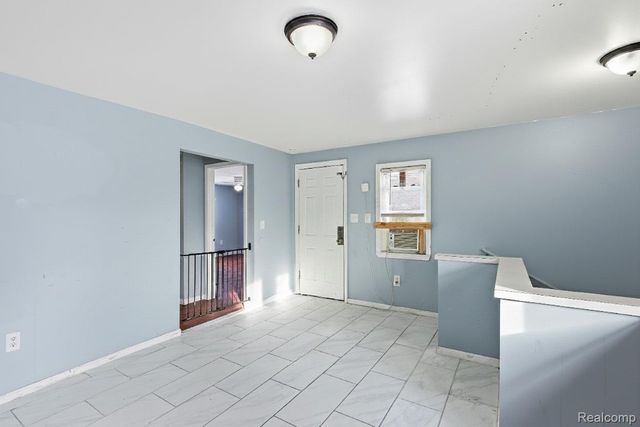 5315 Edgewood Street, Dearborn Heights, MI 48125