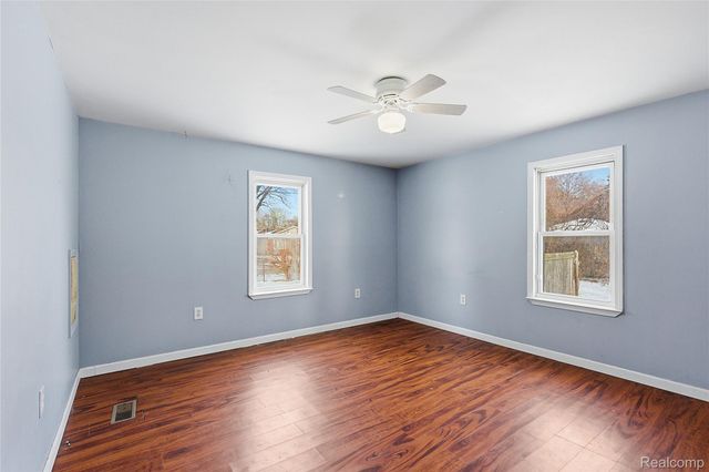 5315 Edgewood Street, Dearborn Heights, MI 48125