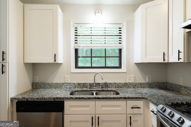 2423 Falcon Court, Lawrenceville, GA 30043