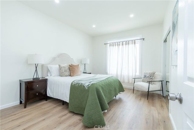 232 W 40th Place, Los Angeles, CA 90037