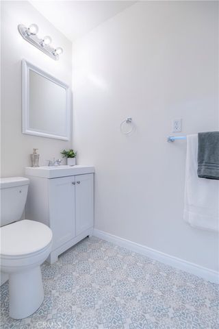 232 W 40th Place, Los Angeles, CA 90037