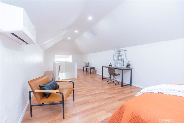 232 W 40th Place, Los Angeles, CA 90037