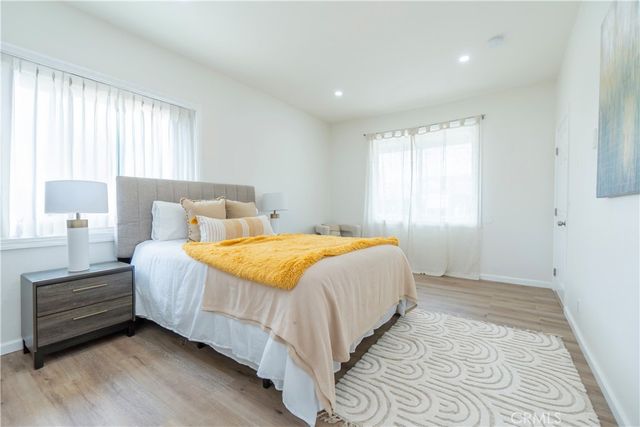 232 W 40th Place, Los Angeles, CA 90037