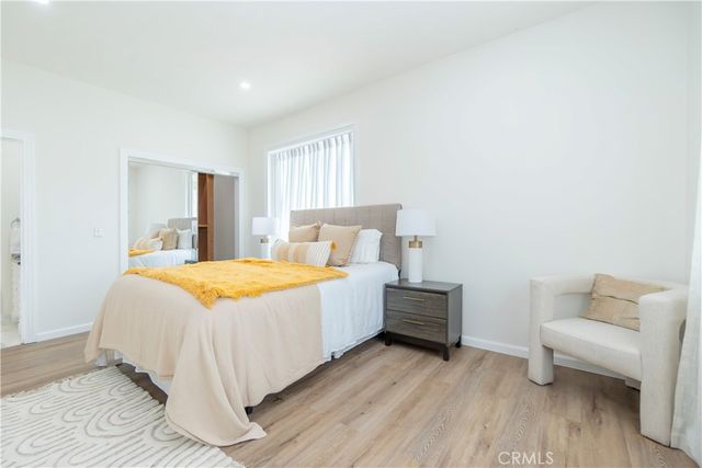 232 W 40th Place, Los Angeles, CA 90037