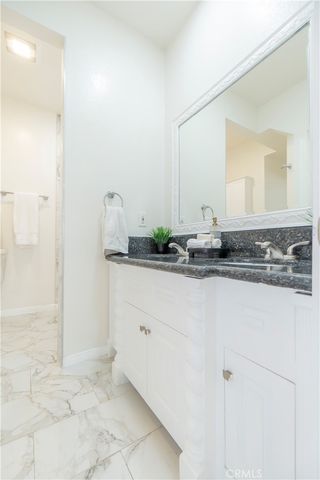 232 W 40th Place, Los Angeles, CA 90037