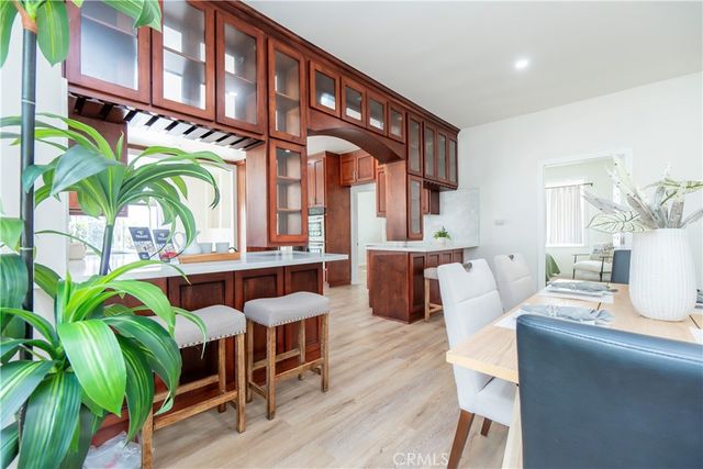 232 W 40th Place, Los Angeles, CA 90037