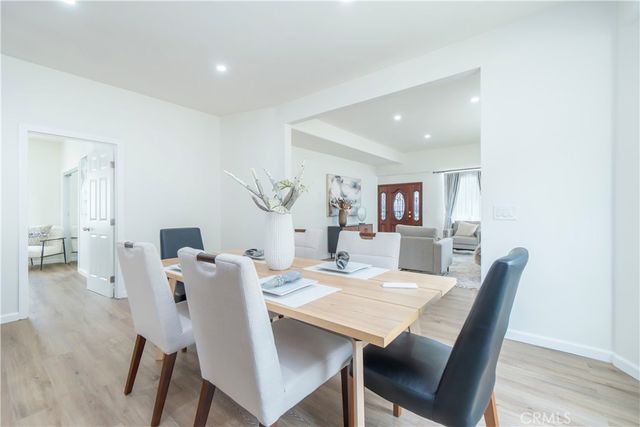 232 W 40th Place, Los Angeles, CA 90037