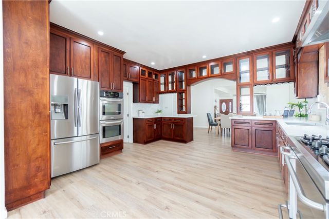 232 W 40th Place, Los Angeles, CA 90037