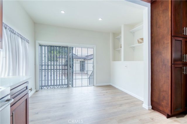 232 W 40th Place, Los Angeles, CA 90037