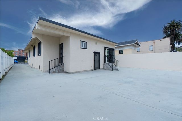 232 W 40th Place, Los Angeles, CA 90037