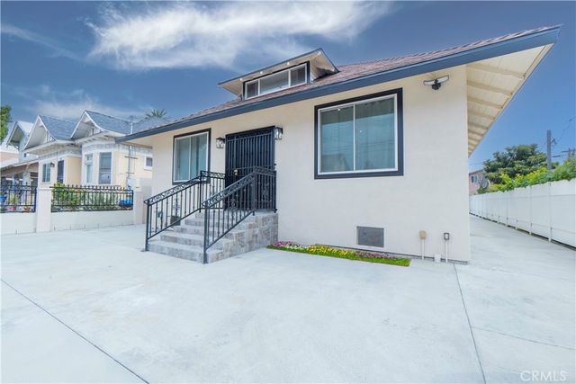 232 W 40th Place, Los Angeles, CA 90037