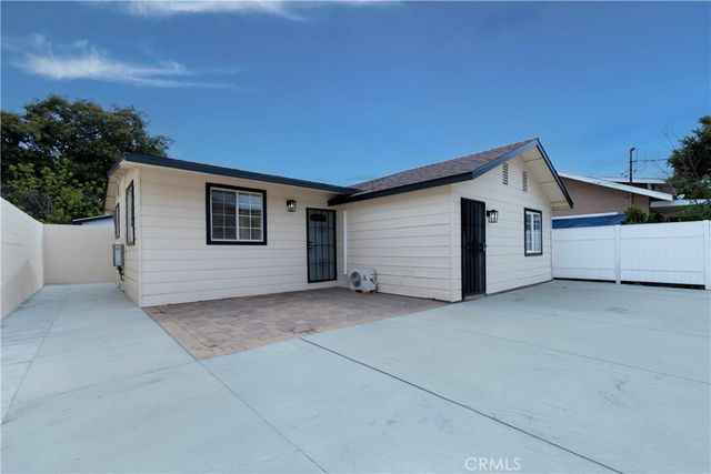 232 W 40th Place, Los Angeles, CA 90037