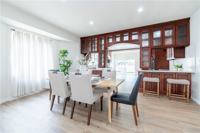 232 W 40th Place, Los Angeles, CA 90037