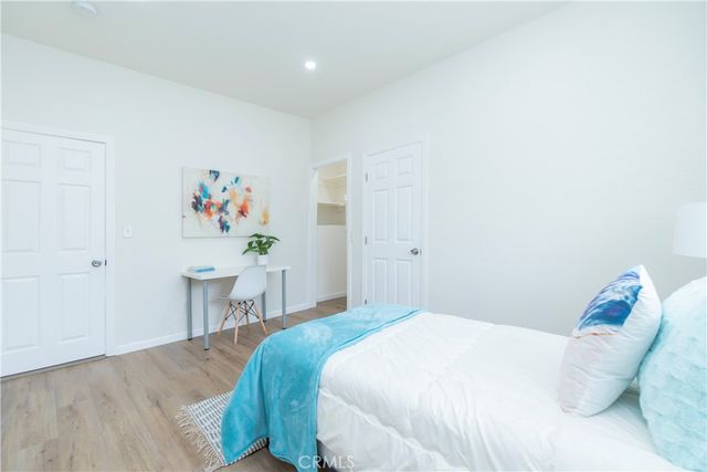 232 W 40th Place, Los Angeles, CA 90037