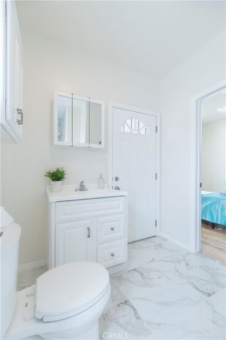 232 W 40th Place, Los Angeles, CA 90037
