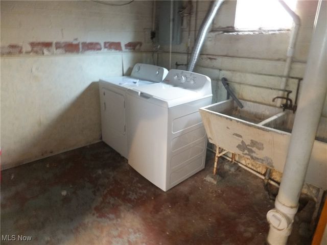 8301 Fernhill Avenue, Parma, OH 44129