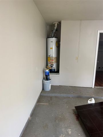 16611 Parliament Dr, South Houston, TX 77083